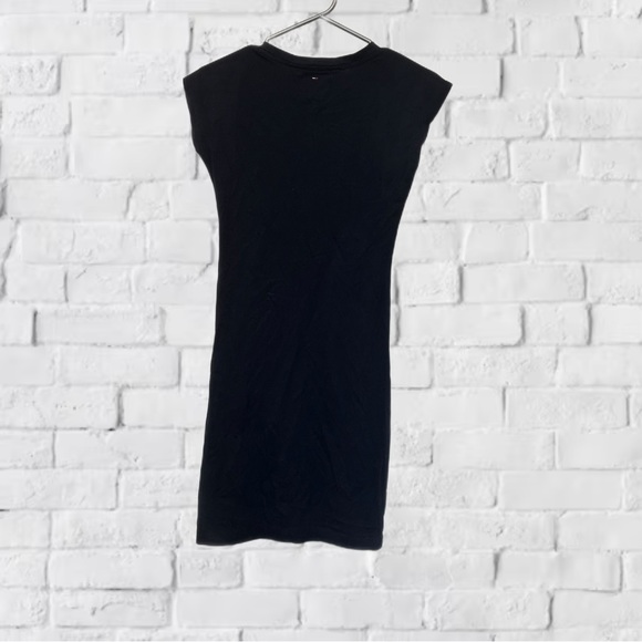 Tommy Hilfiger navy t-shirt dress- size medium - Picture 4 of 5